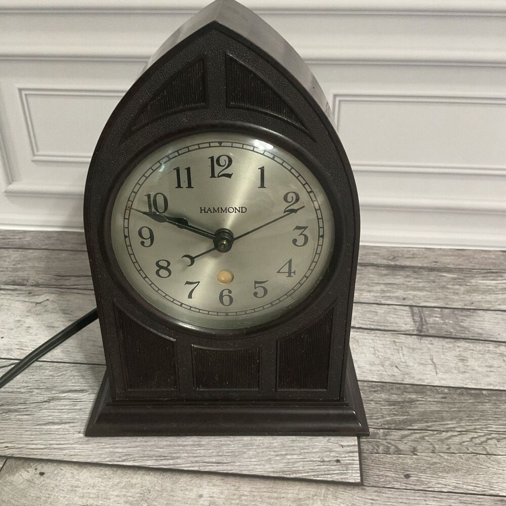 Hammond Synchronous Ravenswood Electric Clock Vintage Working Gothic Bakelite